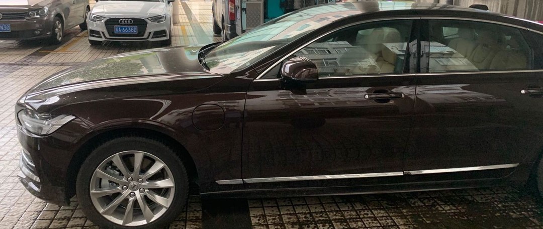 汽车大灯故障怎么办？自己动手换灯泡啊！